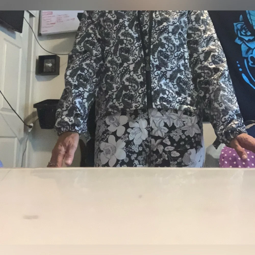 Winter jacket - Picture 1 of 2